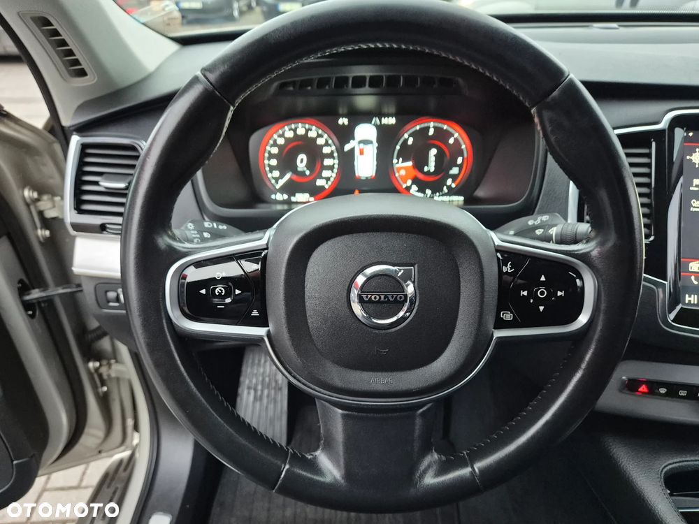 Volvo XC 90 D5 AWD Geartronic Momentum - 34