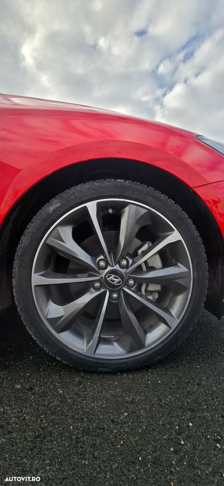 Hyundai Veloster - 11