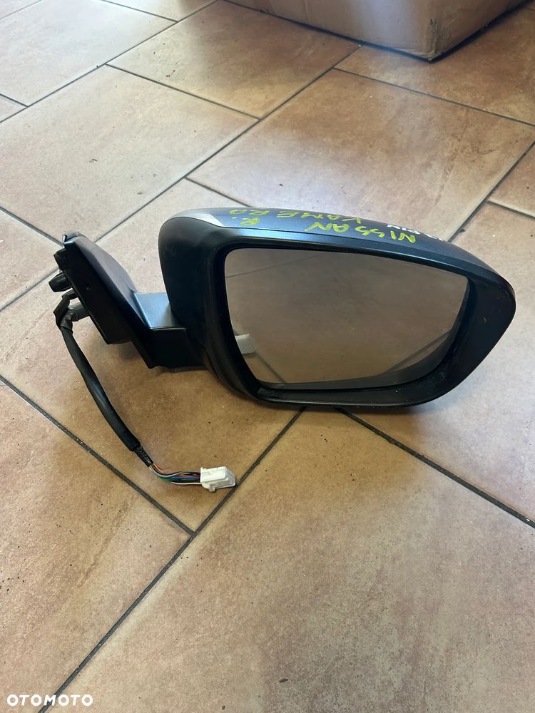 LUSTERKO NISSAN PRAWE 13PIN KAMERA EUROPA