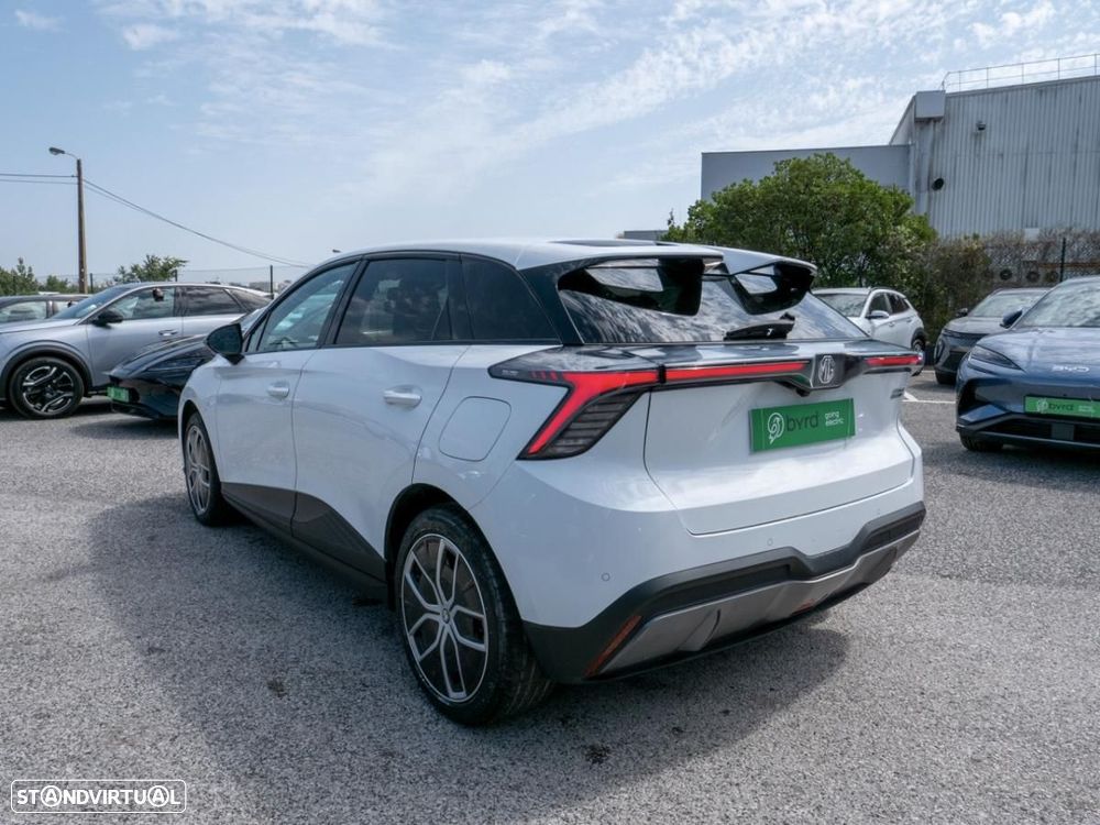 MG MG4 64 kWh Luxury - 10
