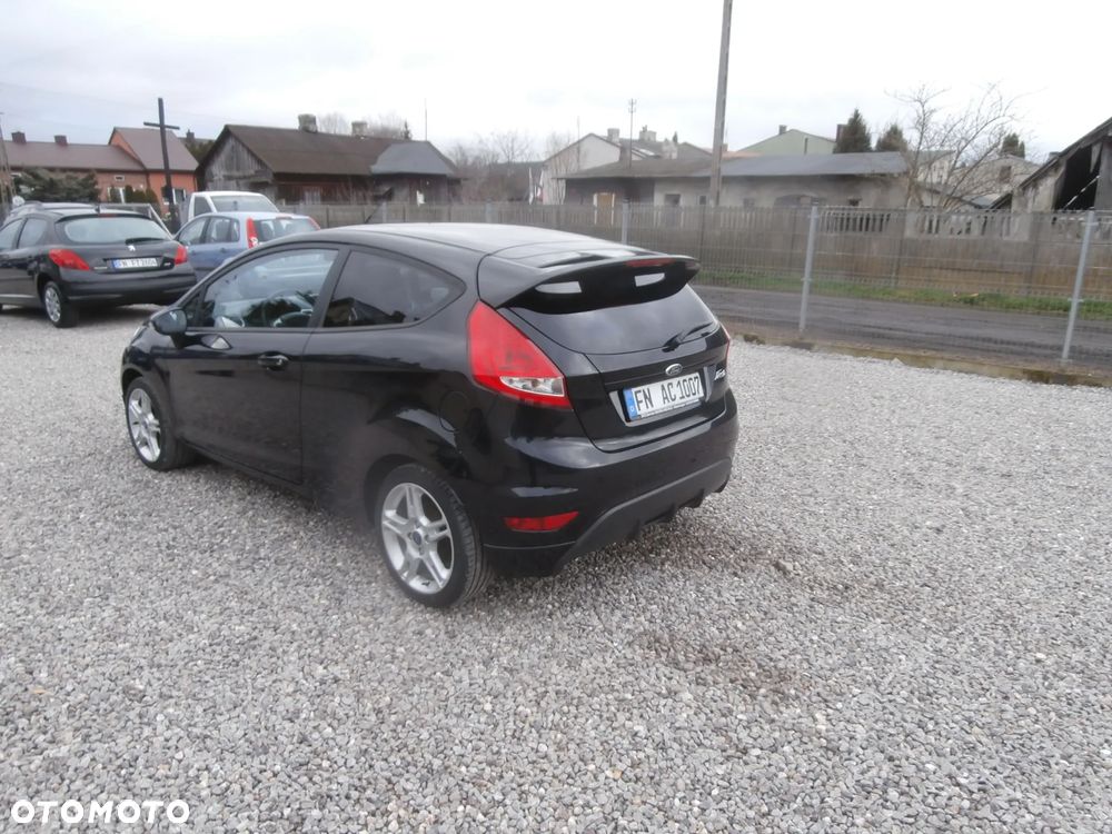 Ford Fiesta 1.6 Sport - 21