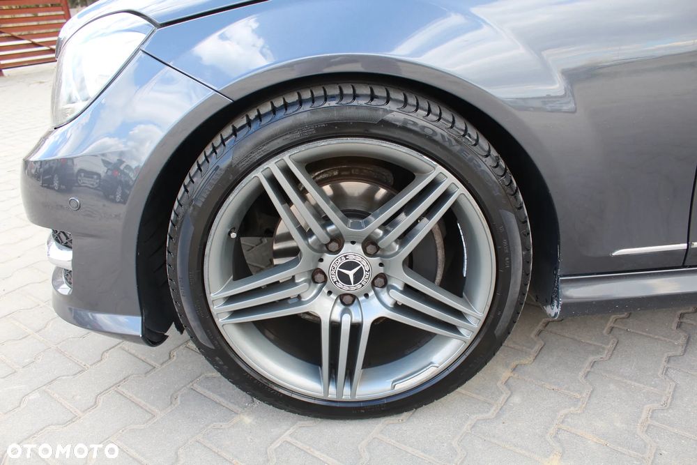 Mercedes-Benz Klasa C 300 7G-TRONIC - 12