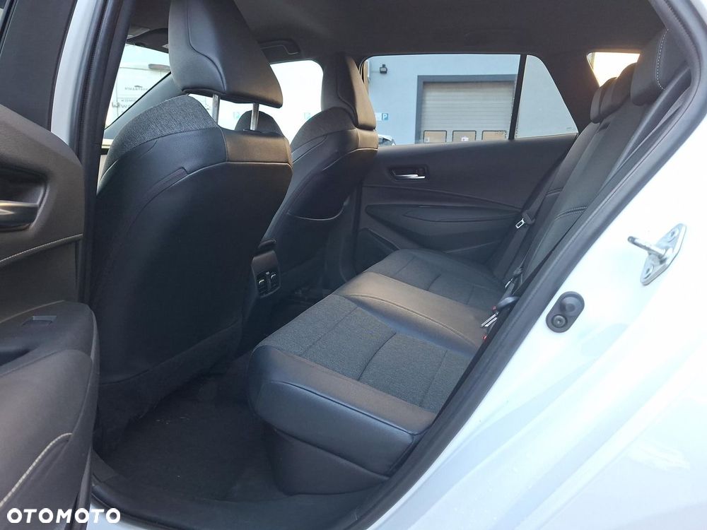 Toyota Corolla 1.8 Hybrid Comfort - 17