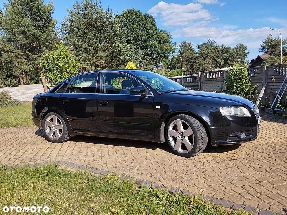 Audi A4 Limousine - 1