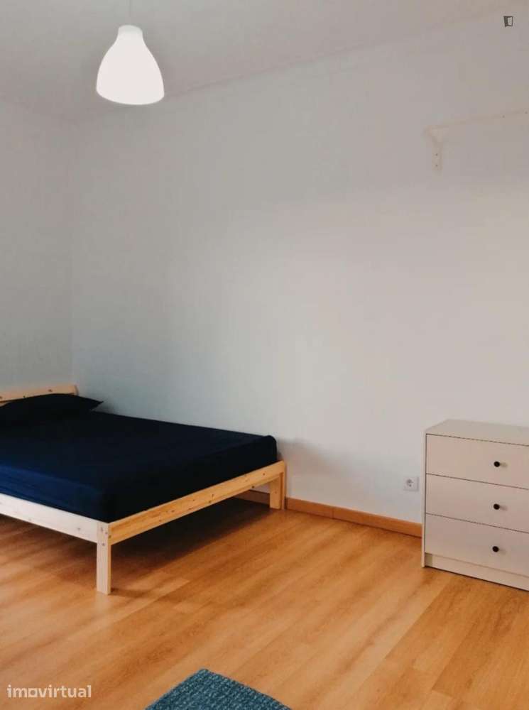 Quarto - localizado em Almada Lisbon - Grande imagem: 2/8