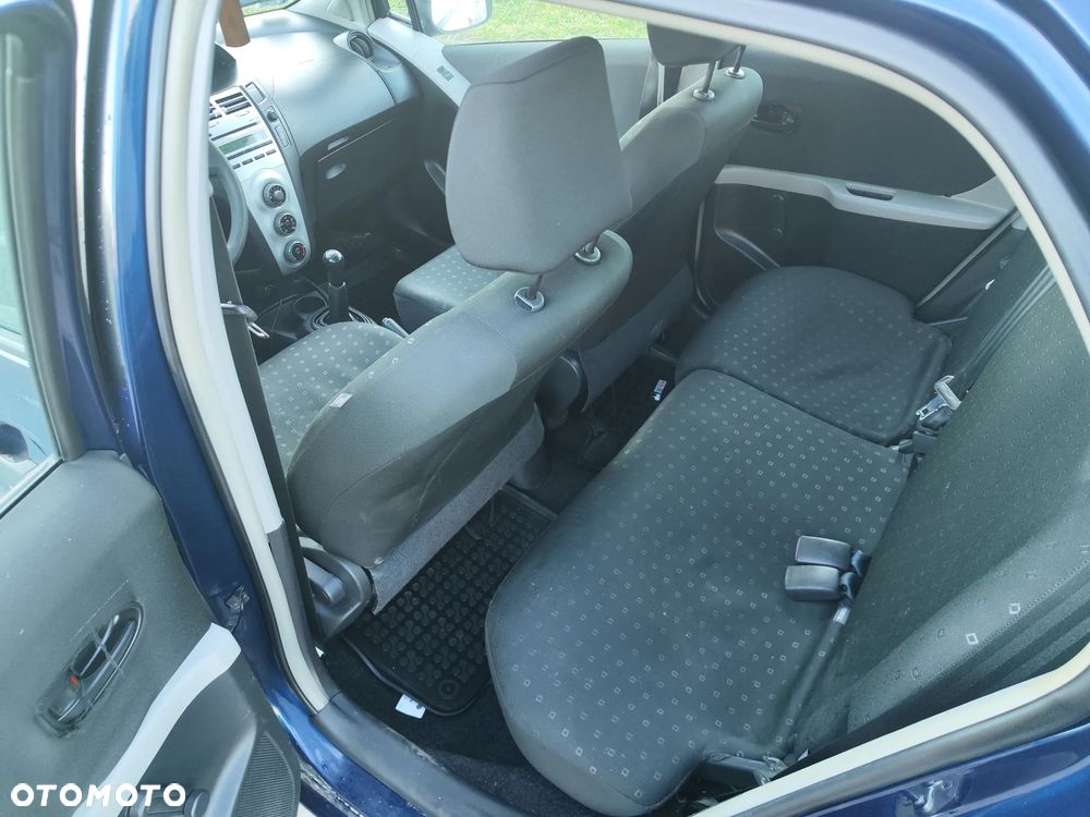 Toyota Yaris 1.3 Luna Premium - 10