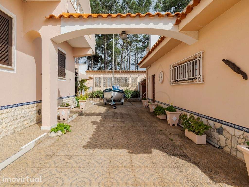 Moradia T6 com Piscina na Aroeira - a 5 min da Praia! - Grande imagem: 4/52