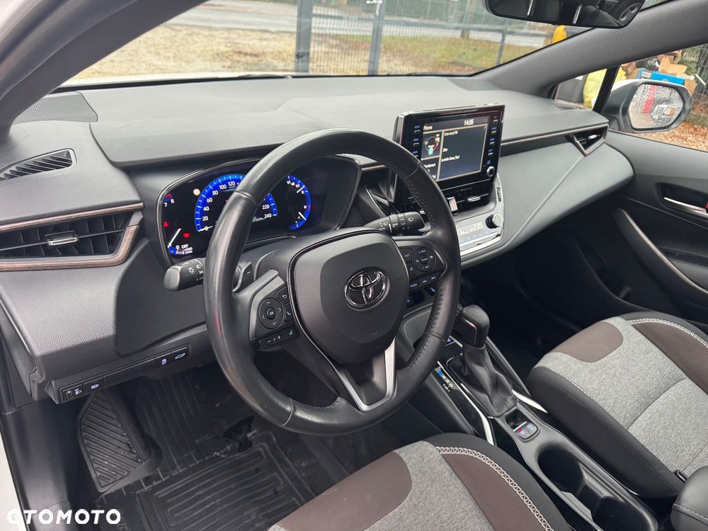 Toyota Corolla 2.0 Hybrid Trek - 19