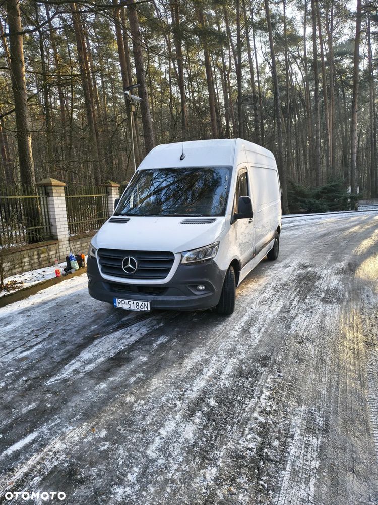Mercedes-Benz Sprinter - 1