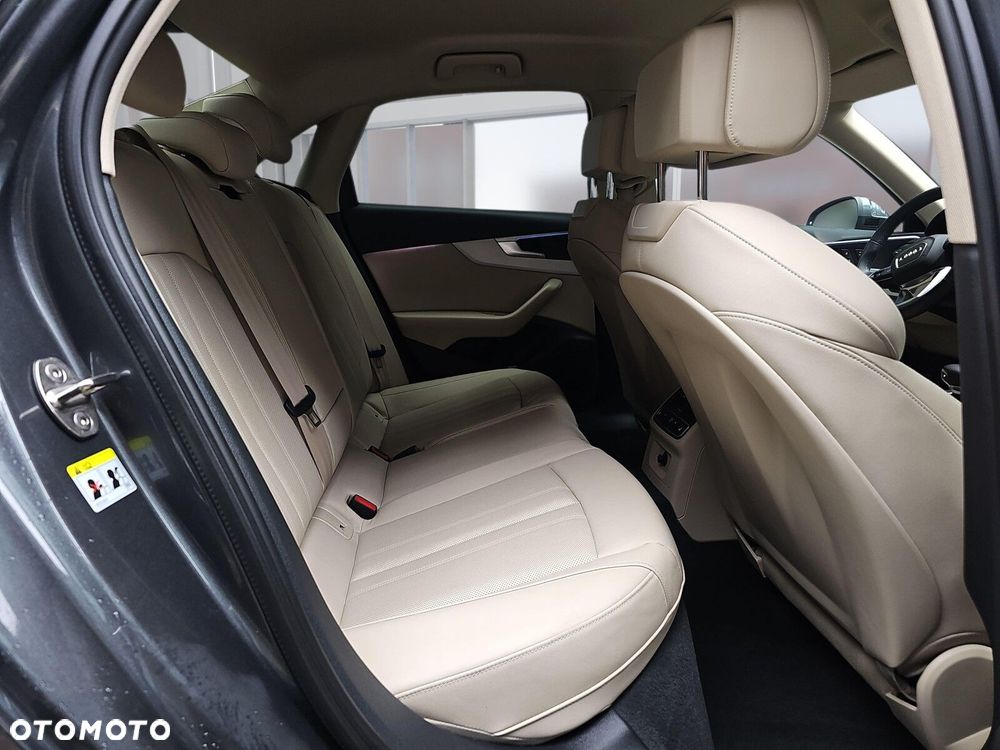 Audi A4 Limousine - 12