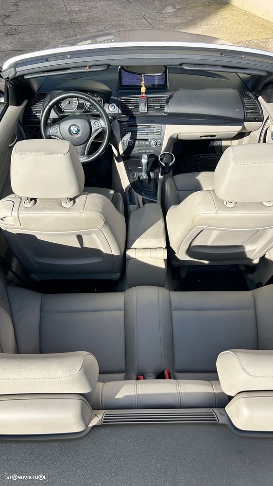 BMW 118 iA Cabrio - 12