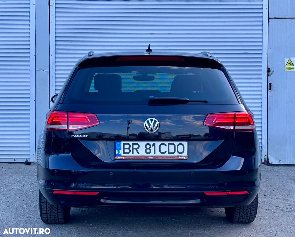 Volkswagen Passat 2.0 TDI DSG Comfortline - 11