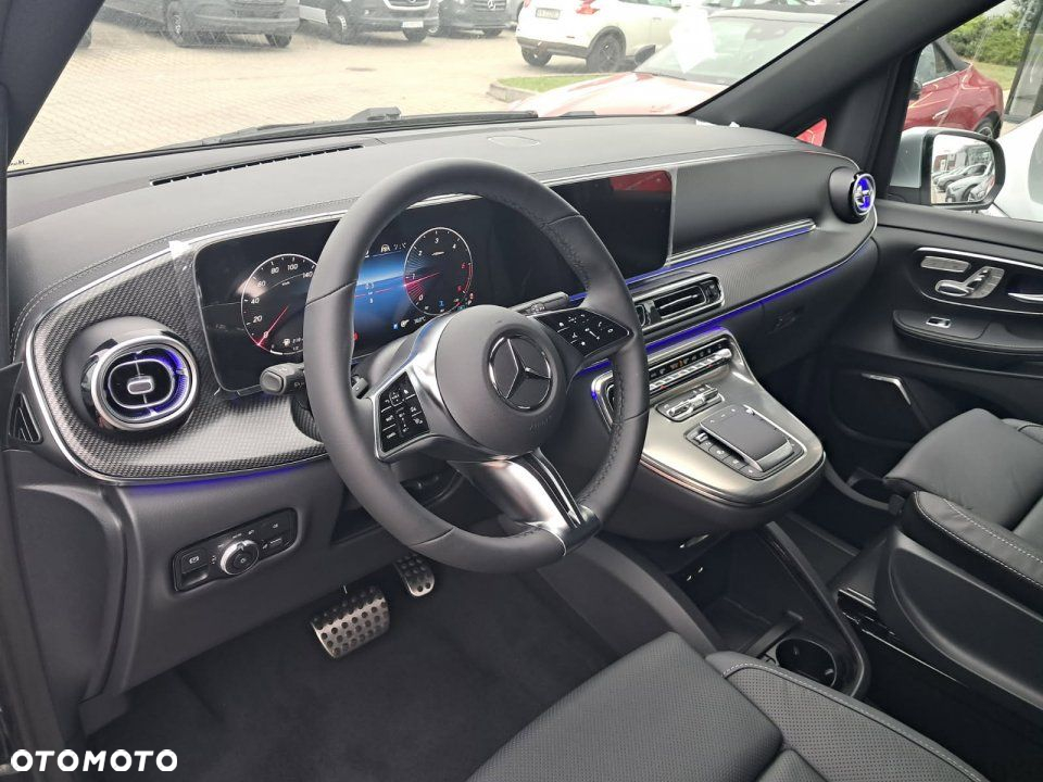 Mercedes-Benz Klasa V - 6