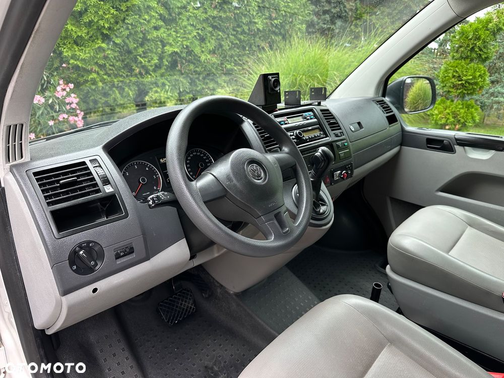 Volkswagen Transporter - 22