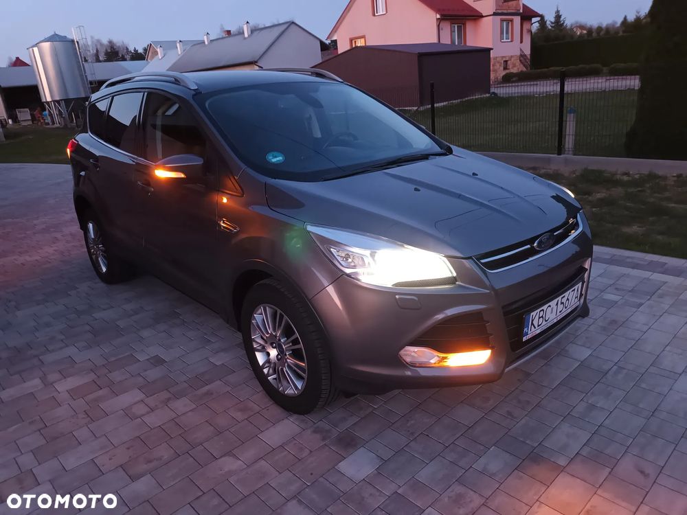 Ford Kuga 1.6 EcoBoost 2x4 Titanium - 16