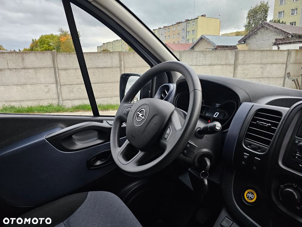 Opel Vivaro - 17