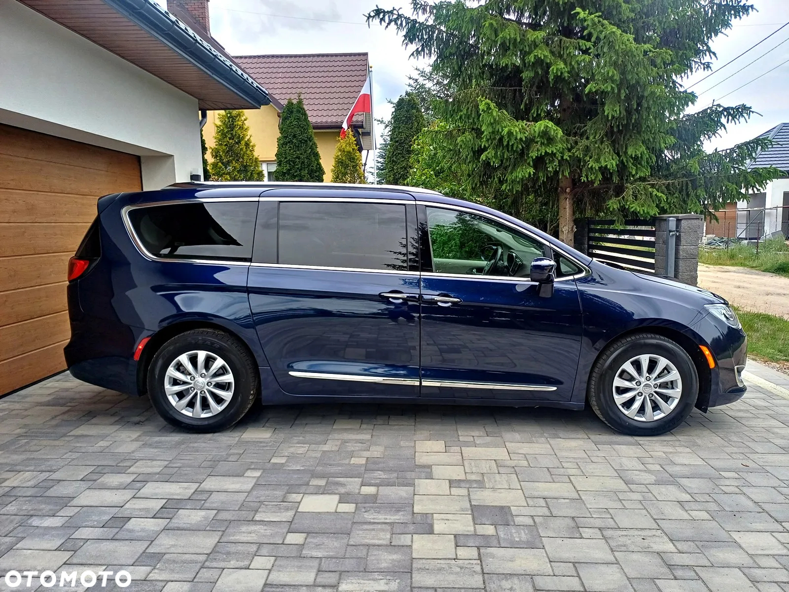 Chrysler Pacifica - 5