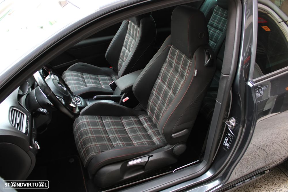 VW Golf 2.0 GTI DSG - 24