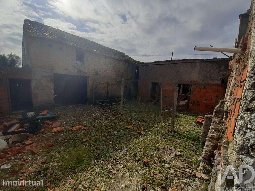 Moradia isolada T2 em Oliveirinha de 170 m2 - Grande imagem: 3/19