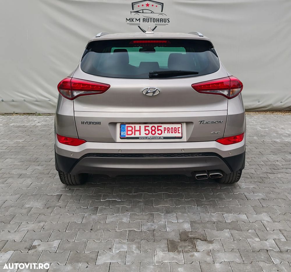Hyundai Tucson 2.0 CRDI 4WD Automatik Style - 14