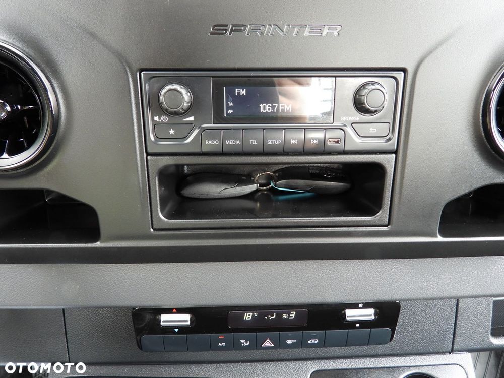 Mercedes-Benz SPRINTER 315 SKRZYNIA 8 PALET TEMPOMAT KLIMATYZACJA  150KM - 35