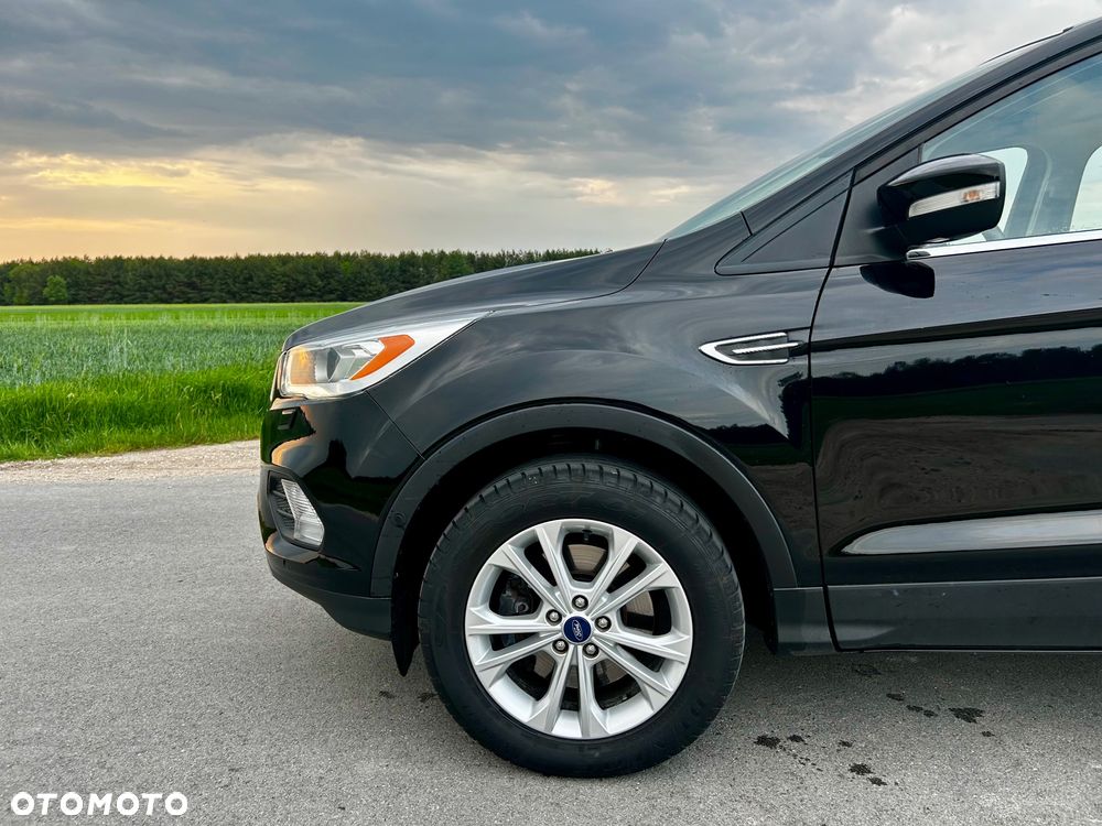 Ford Kuga 1.5 EcoBoost 4WD Titanium - 3