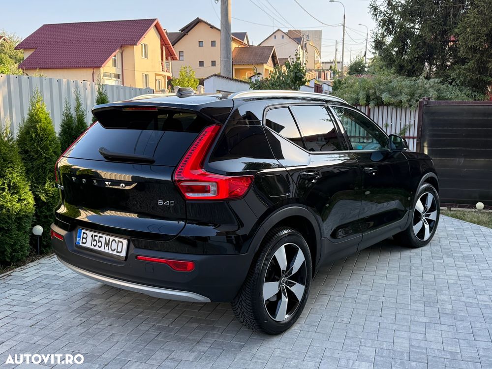Volvo XC 40 B4 AT8 AWD Mild Hybrid Momentum Pro - 8