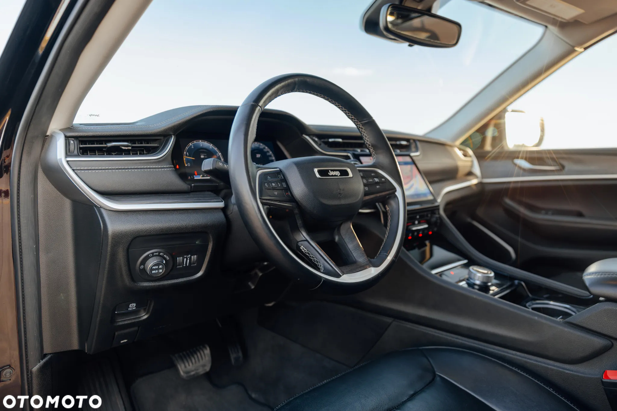 Jeep Grand Cherokee - 19