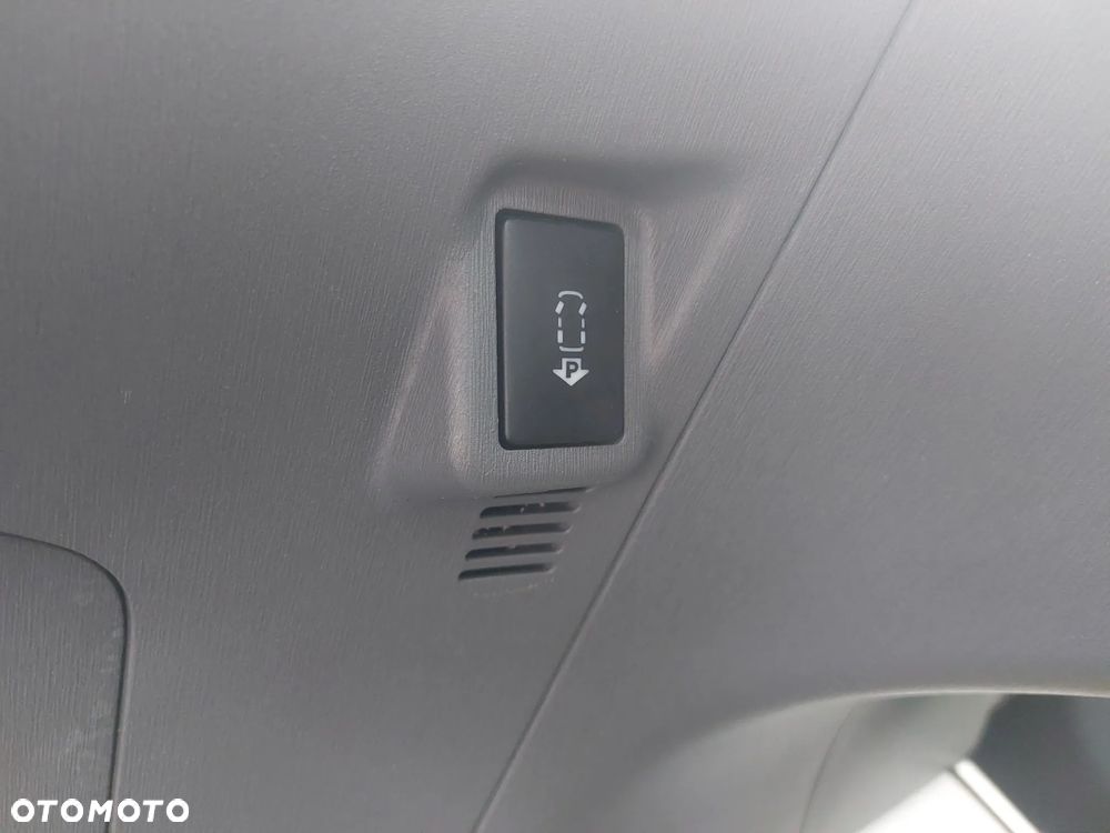 Toyota Prius (Hybrid) Comfort - 13