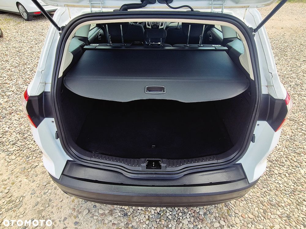 Ford Focus 1.6 TDCi DPF SYNC Edition - 32