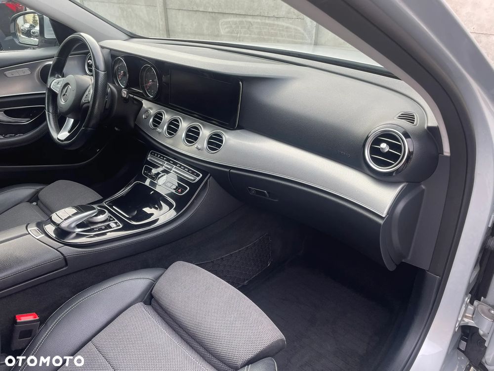 Mercedes-Benz Klasa E 220 d 9G-TRONIC Avantgarde - 23