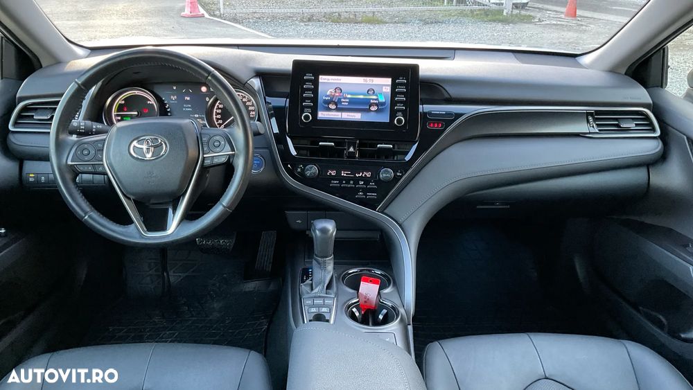 Toyota Camry 2.5 Hybrid Business - 6
