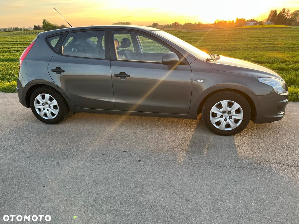 Hyundai i30 1.4 Base + - 31