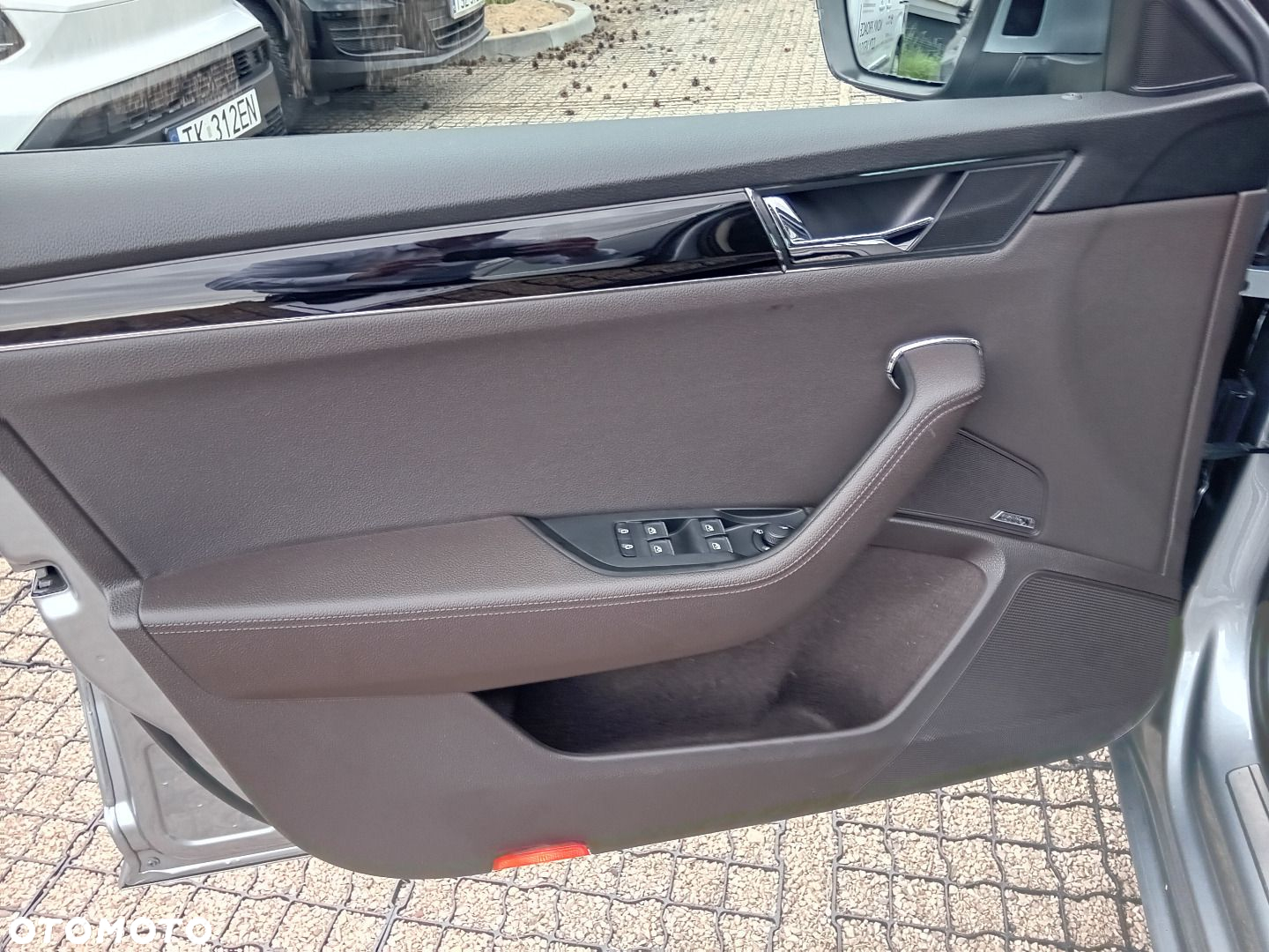 Skoda Superb 2.0 TDI SCR 4x4 L&K DSG - 23