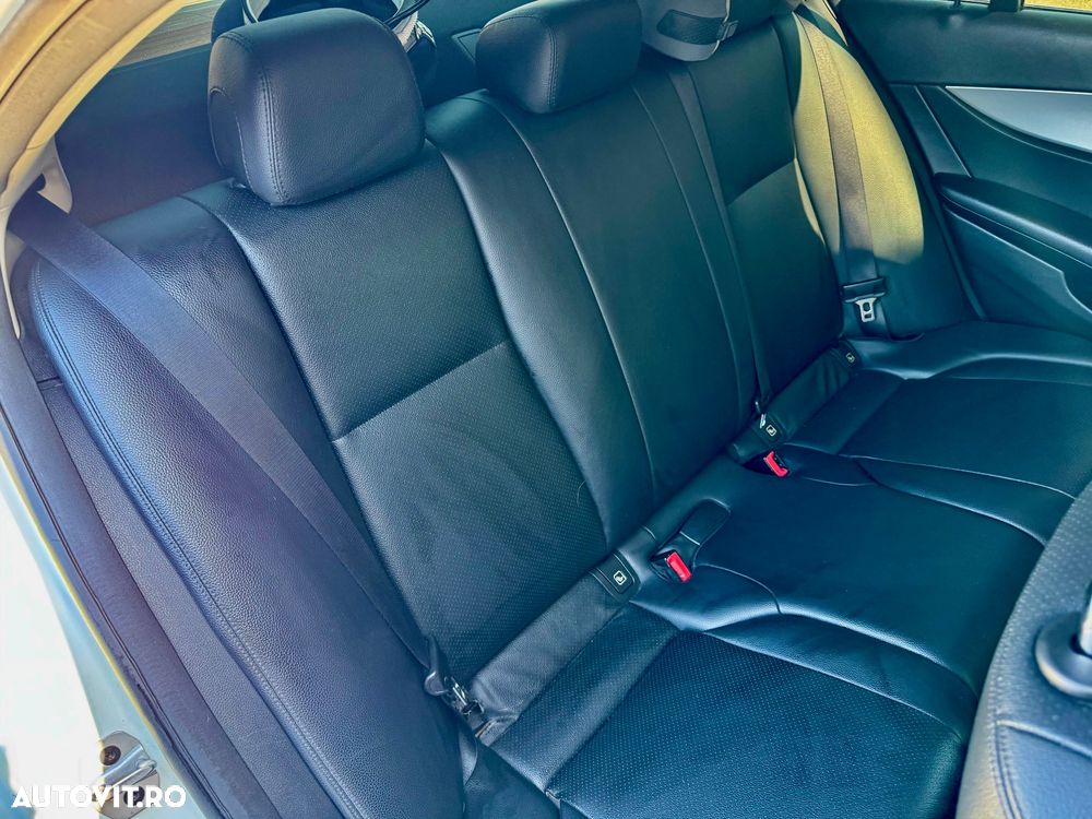 Mercedes-Benz E 200 d 9G-TRONIC Avantgarde - 15
