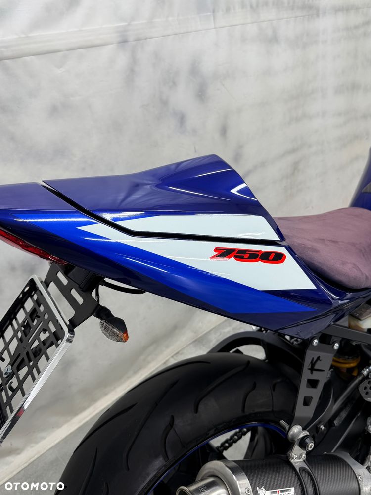 Suzuki GSX-R - 20