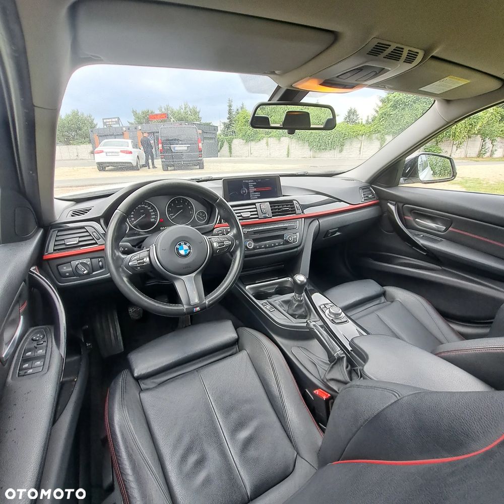 BMW Seria 3 320i Efficient Dynamics Edition Sport Line - 17