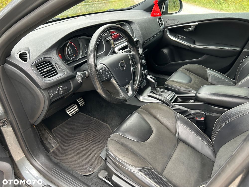 Volvo V40 D3 Drive-E R-Design Momentum - 11