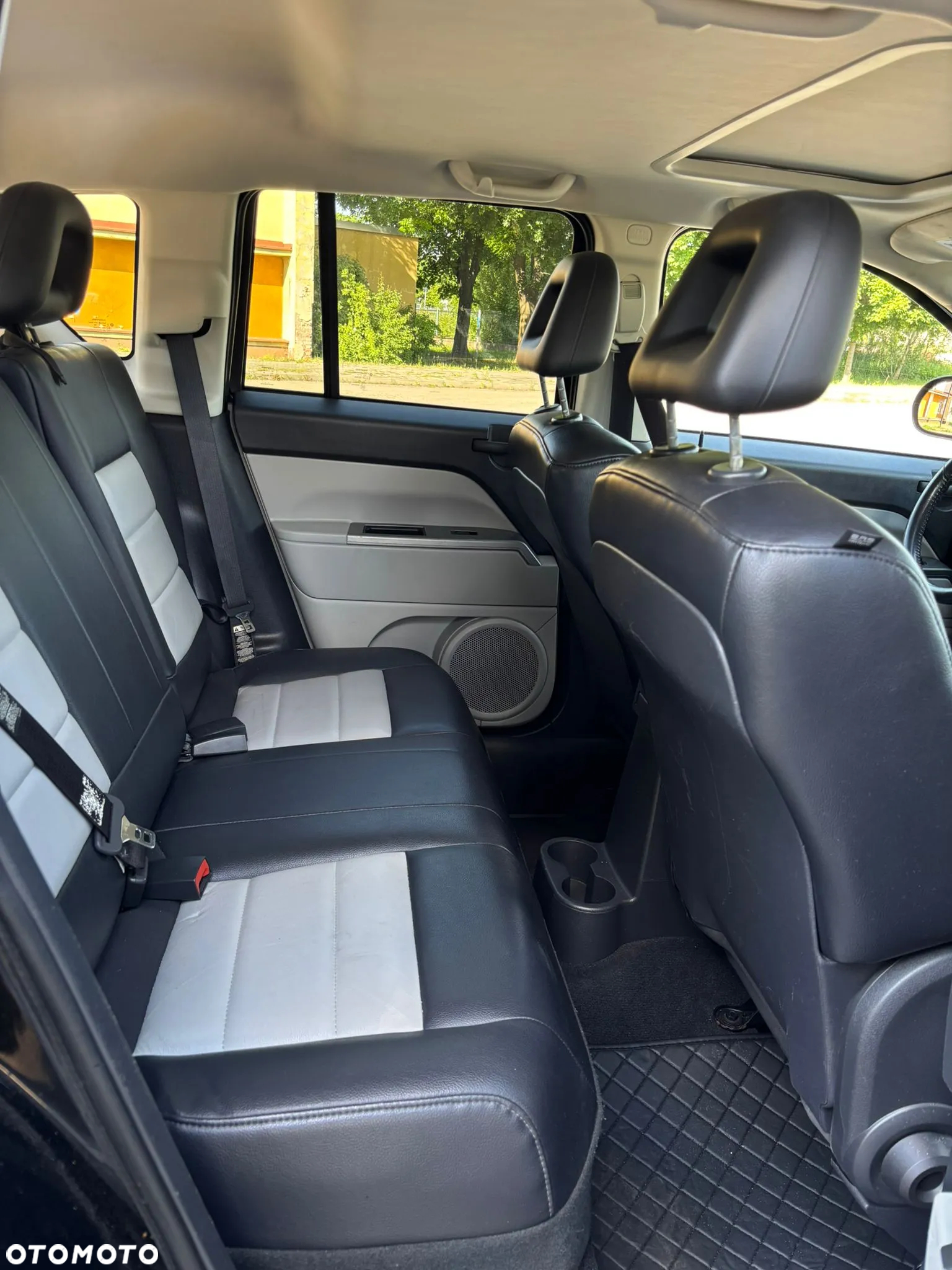 Jeep Compass - 16