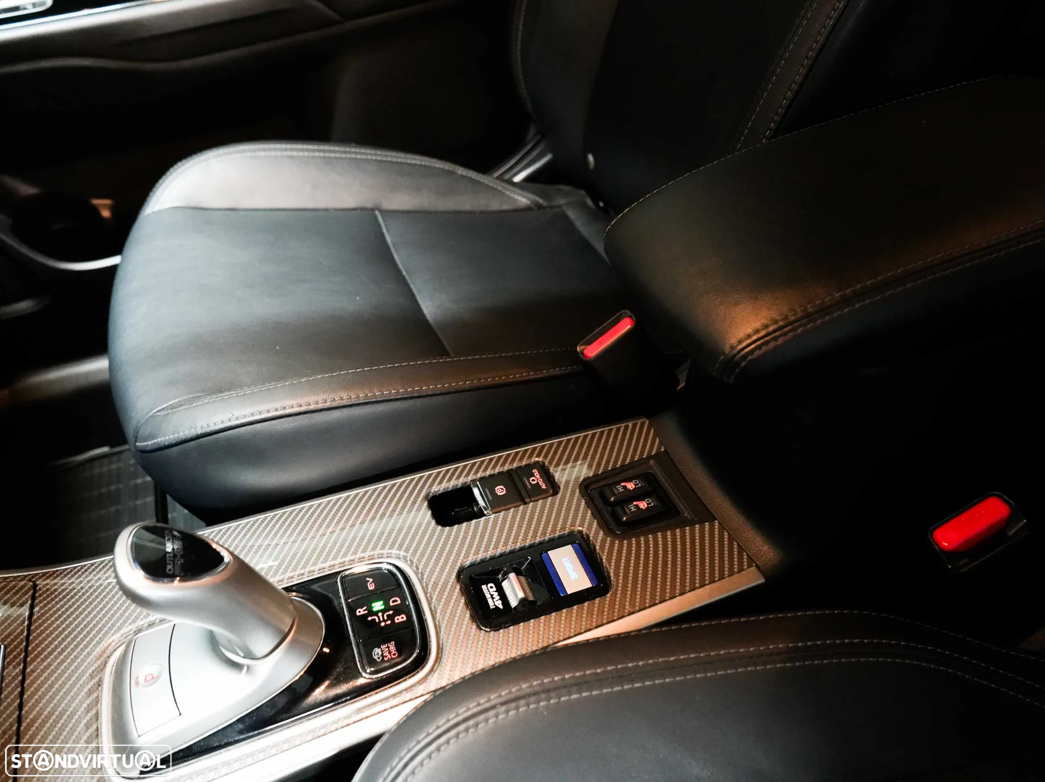 Mitsubishi Outlander 2.4 PHEV Instyle - 32