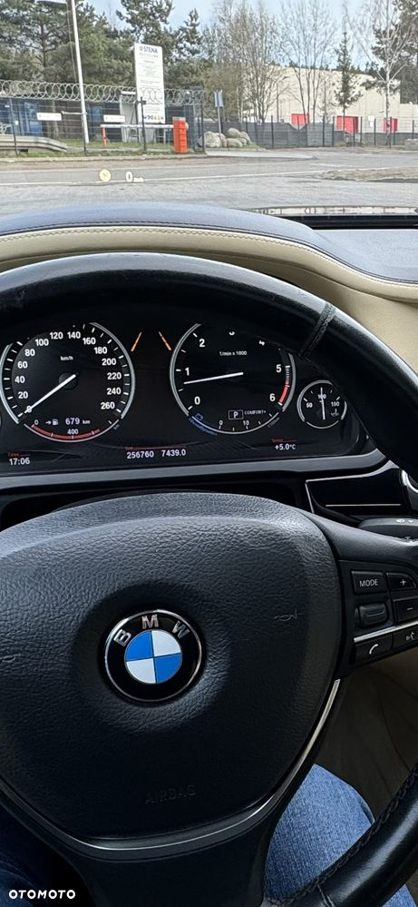 BMW Seria 7 740d xDrive - 29