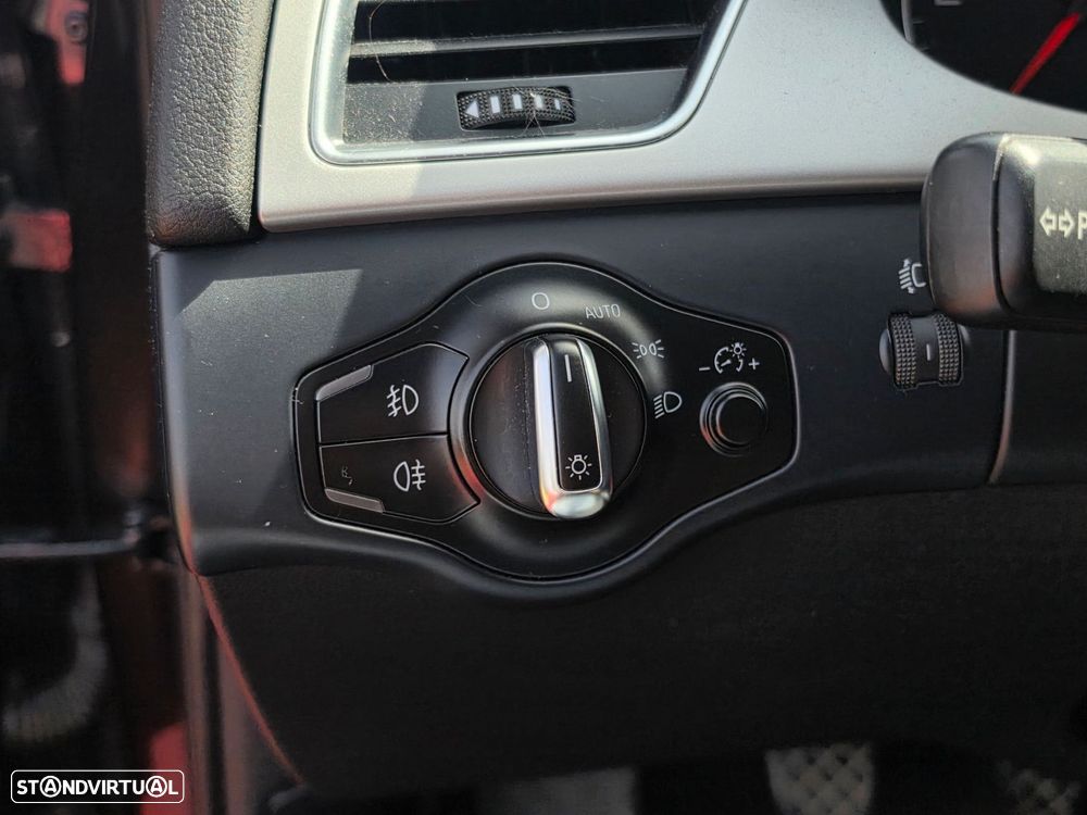 Audi A4 Avant 2.0 TDi S-line - 16