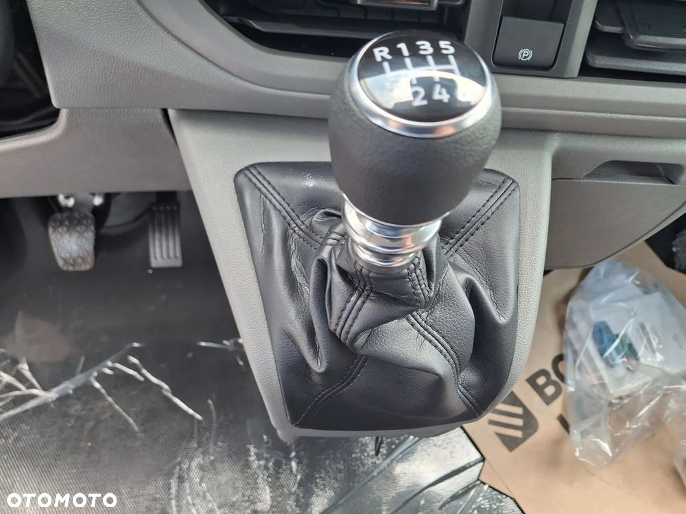 Volkswagen Transporter - 18