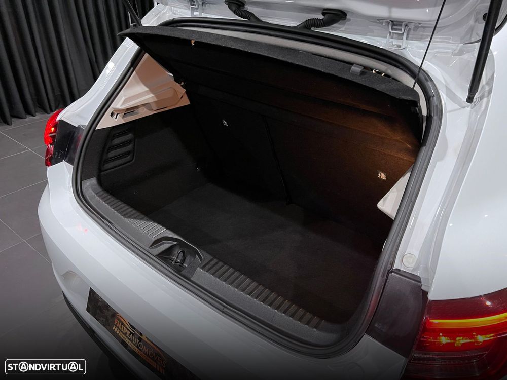 Renault Clio 1.6 E-Tech Intens - 31