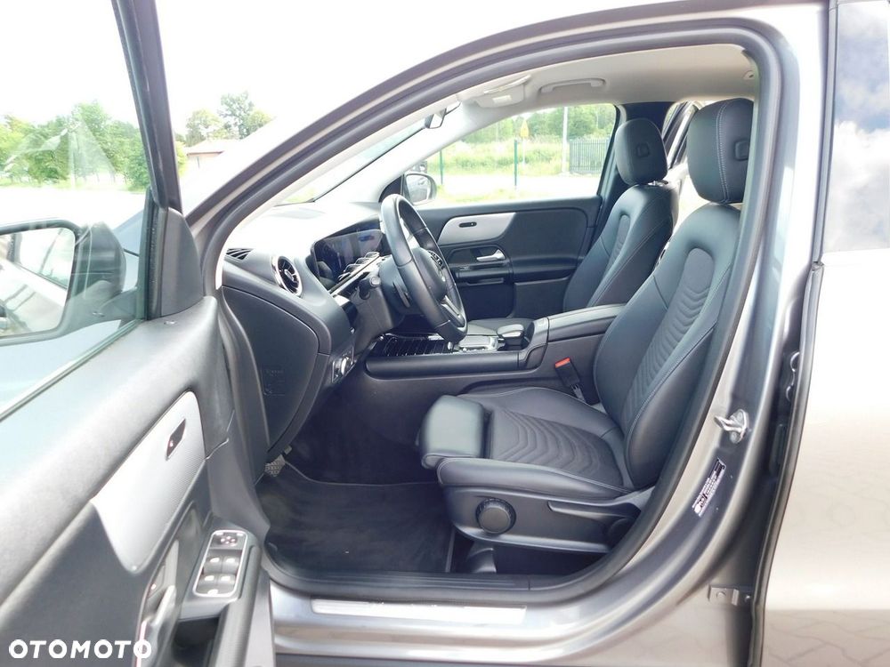 Mercedes-Benz GLA - 15