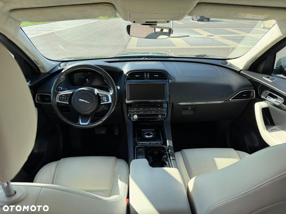 Jaguar F-Pace 2.0 i4D AWD Prestige - 12