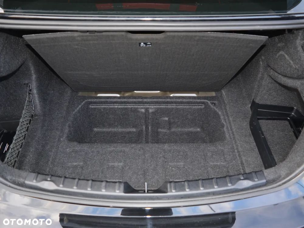 BMW Seria 3 318i Sport Line Shadow - 37