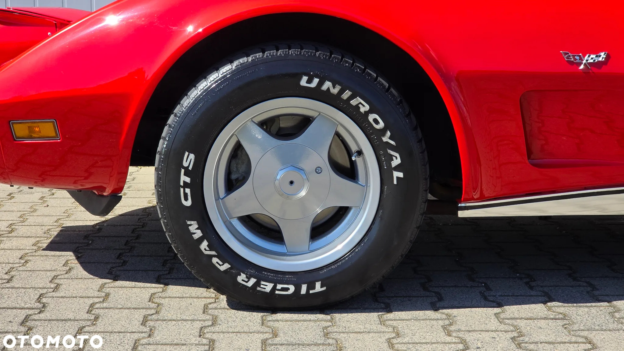 Chevrolet Corvette - 13