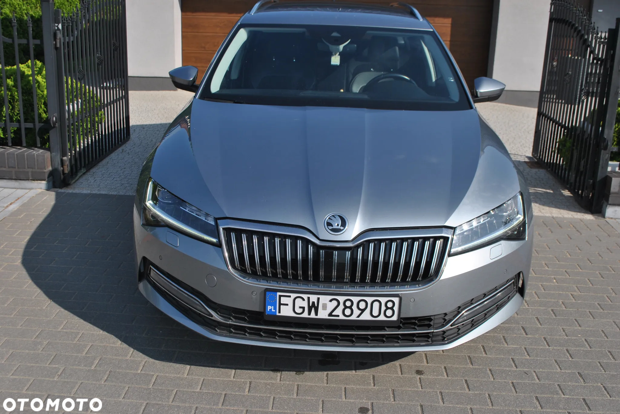 Skoda Superb 2.0 TDI DSG Premium Edition - 2