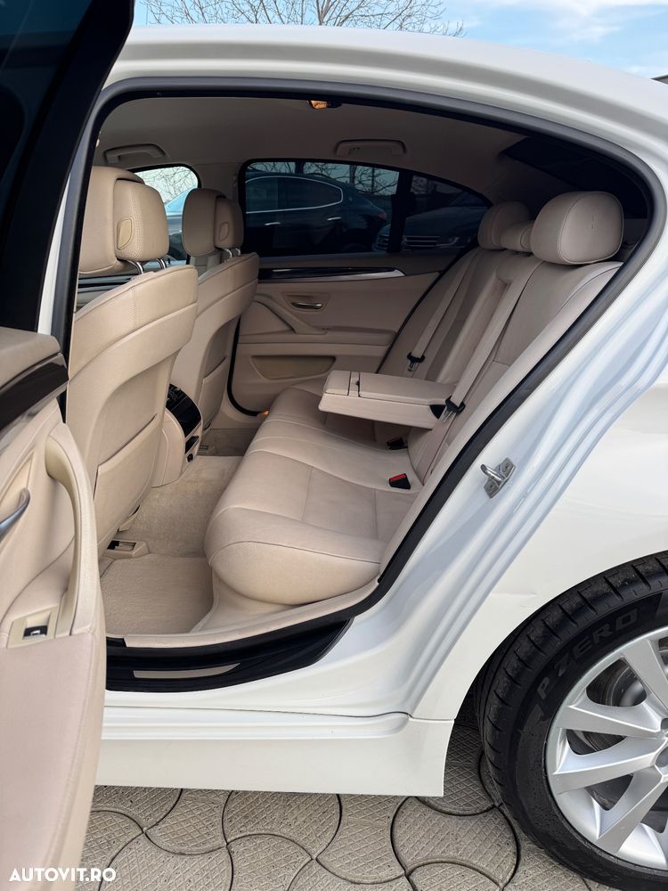 BMW Seria 5 525d Sport-Aut. Luxury Line - 22